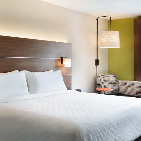 Holiday Inn Express & Suites - Middletown By Ihg Екстериор снимка